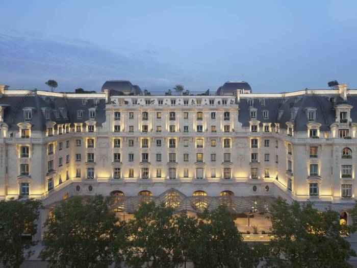 Peninsula stay Best hotels in Paris